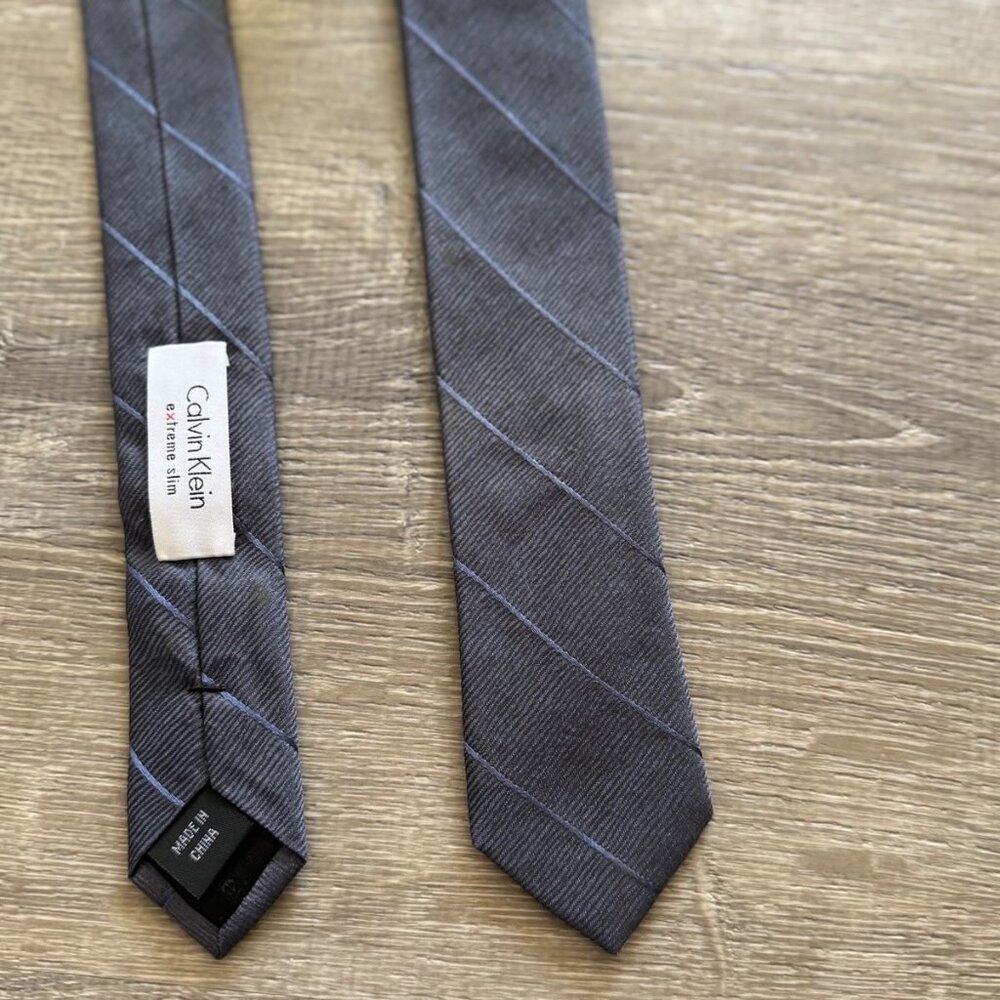 Calvin Klein 100% Silk Slate Blue Extreme Slim Tie